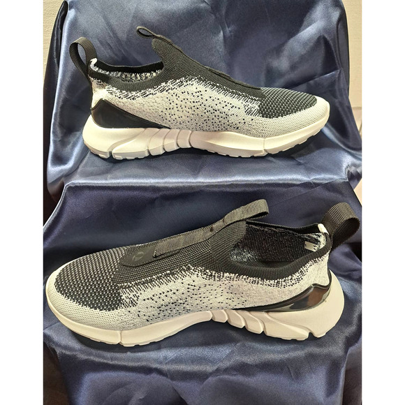 Men's Lightweight Knit Shoes in Bright White and Black Sneakers. Size 8/41 NWOT - Picture 3 of 8